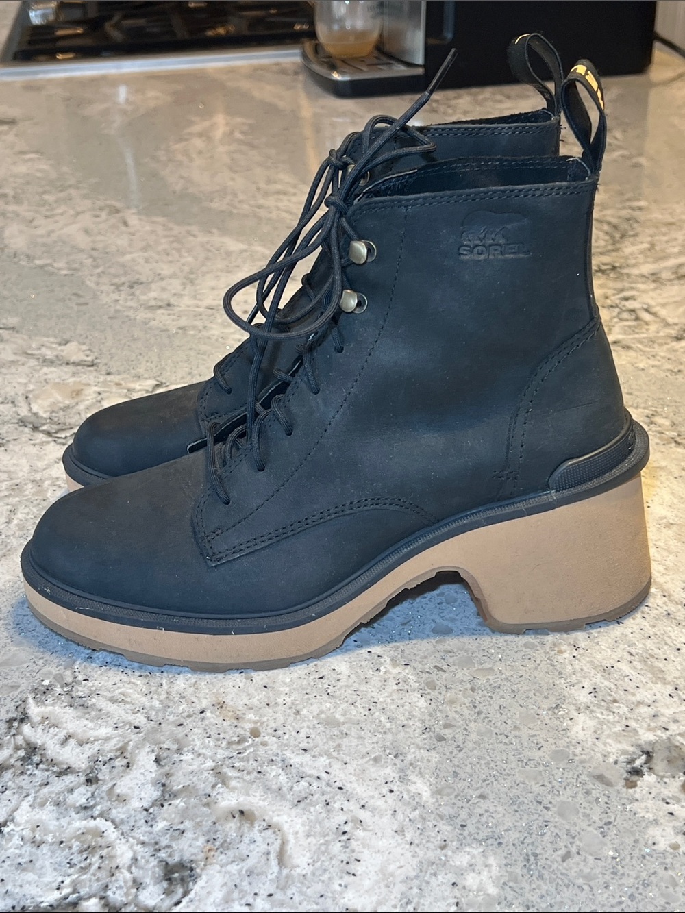 SOREL Hi-Line Heel Lace Waterproof Boots Black Tawny Buff Size 8.5 Like New - Picture 4 of 10